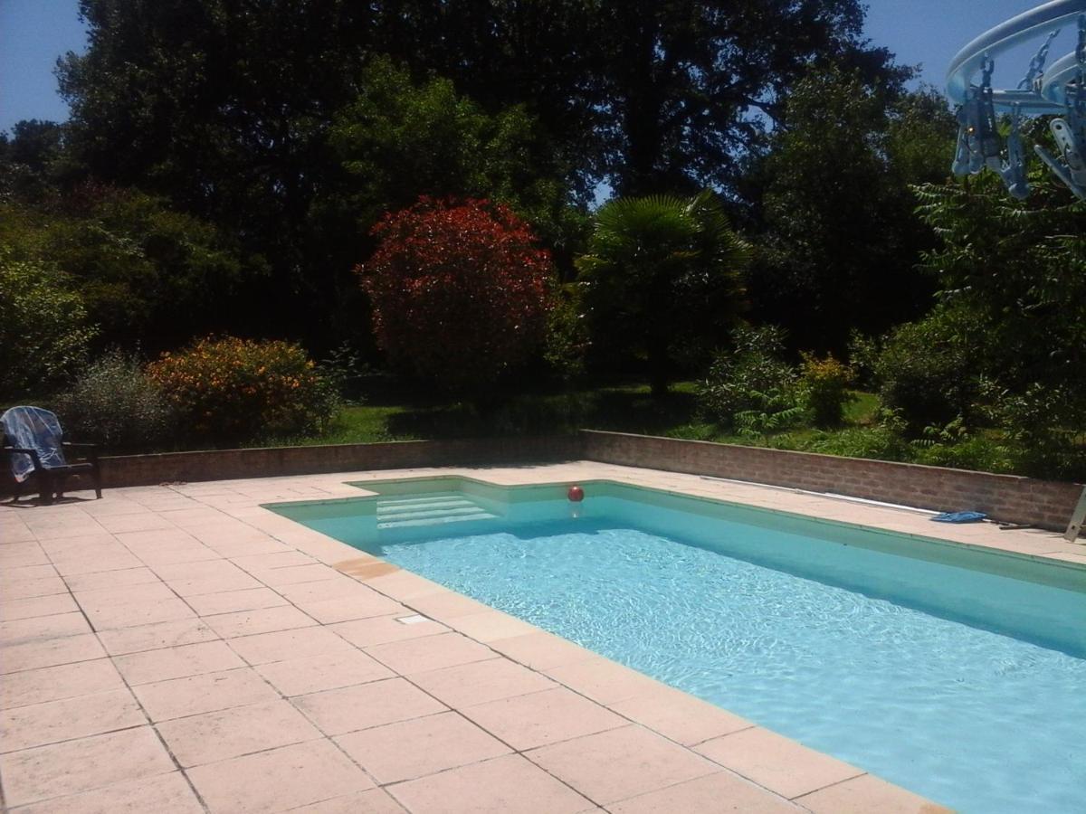 Gite Vacances Bosc D'Esquirol 4 Pers Escorneboeuf Kültér fotó